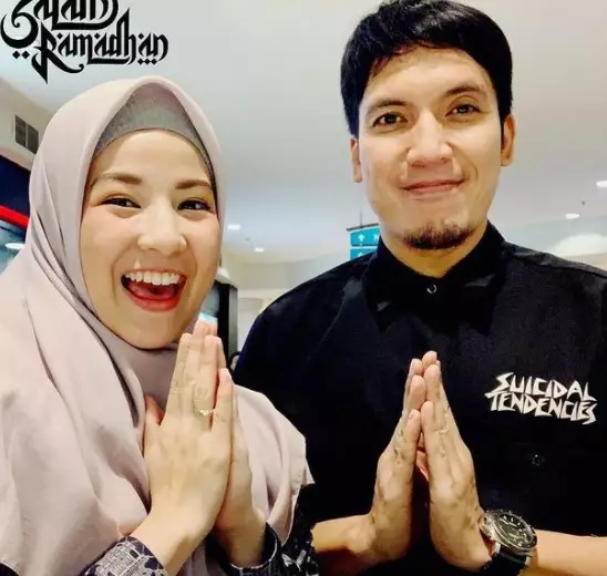 artis berdarah Tionghoa rayakan Lebaran © berbagai sumber artis berdarah Tionghoa rayakan Lebaran © berbagai sumber