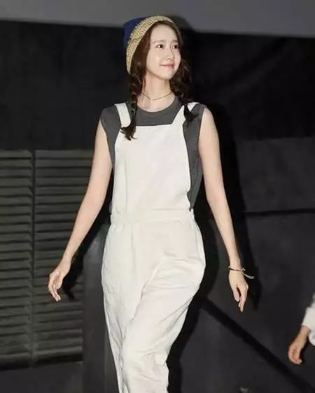 seleb Korea kenakan celana kodok © berbagai sumber seleb Korea kenakan celana kodok © berbagai sumber