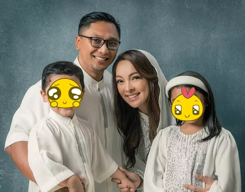 Pemotretan keluarga seleb pakai busana muslim Instagram © 2021 brilio.net Pemotretan keluarga seleb pakai busana muslim Instagram © 2021 brilio.net