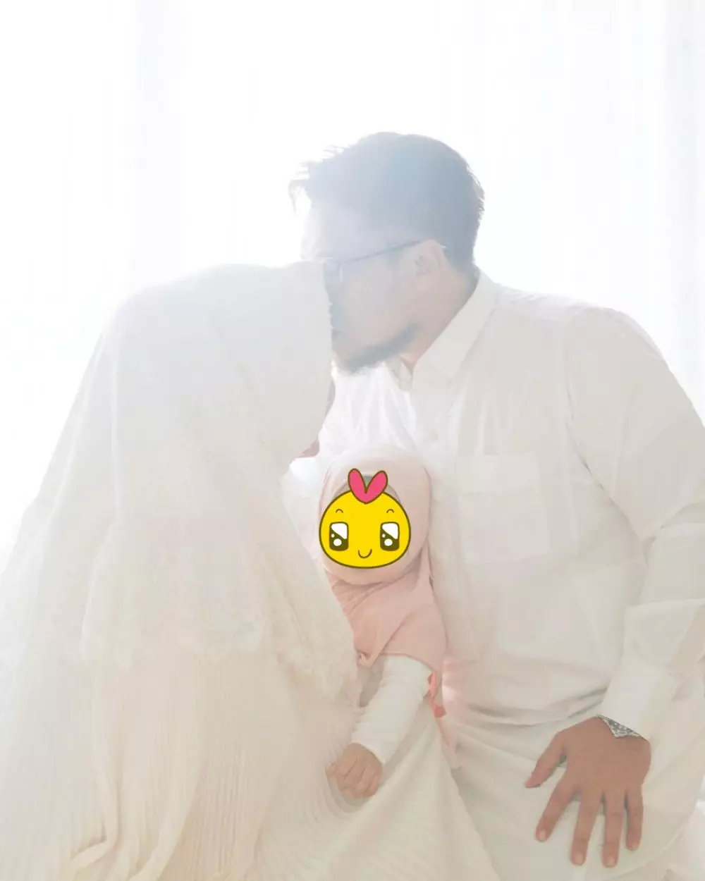 Pemotretan keluarga seleb pakai busana muslim Instagram © 2021 brilio.net Pemotretan keluarga seleb pakai busana muslim Instagram © 2021 brilio.net