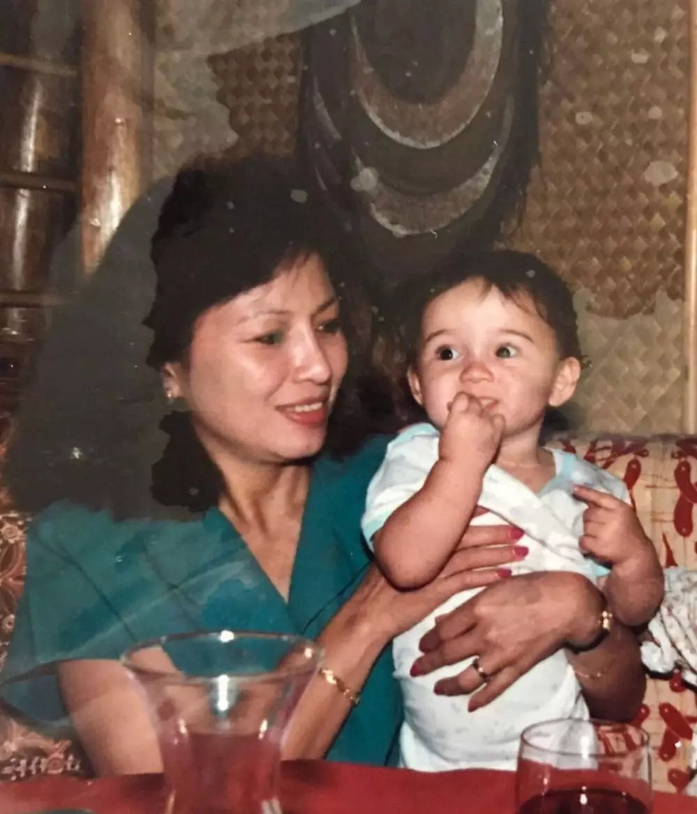 Masa kecil seleb blasteran prancis dengan ibu © 2021 brilio.net