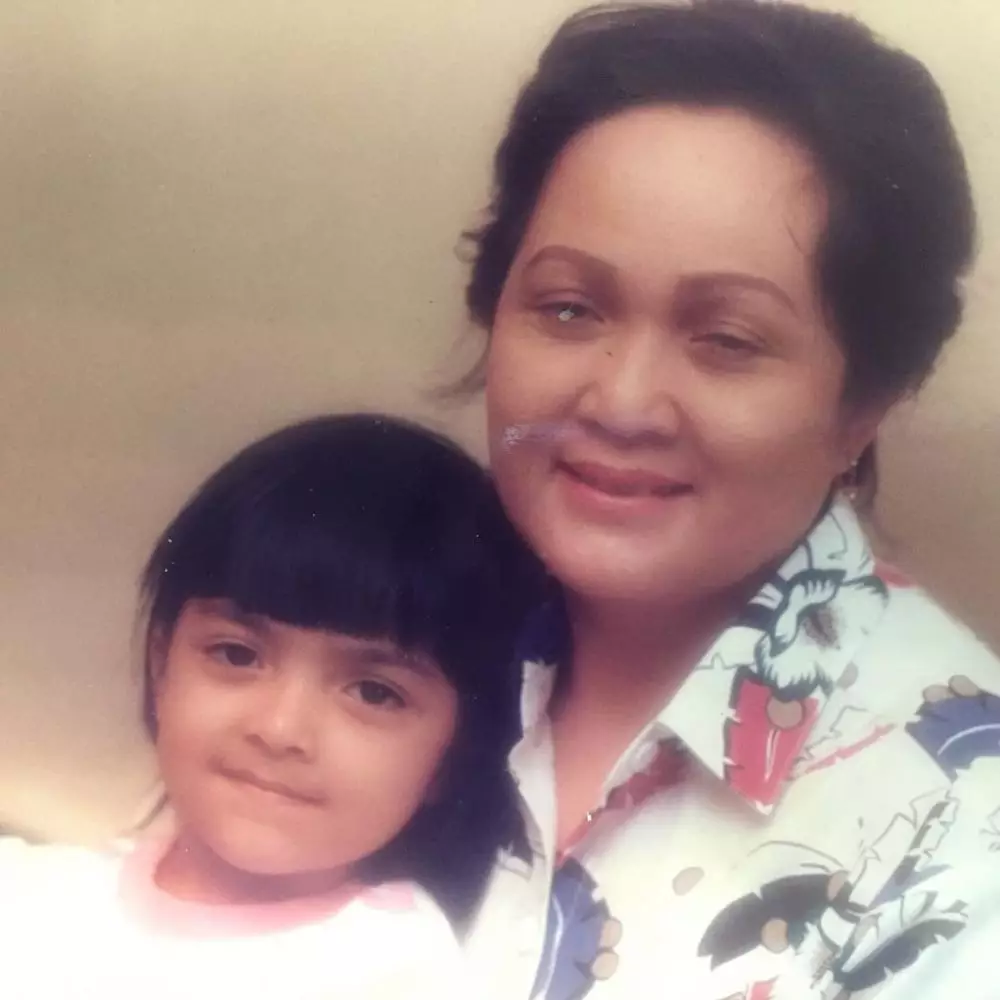 Masa kecil seleb blasteran prancis dengan ibu © 2021 brilio.net