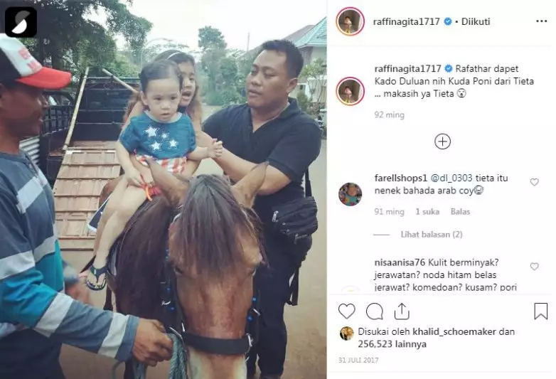 Anak seleb dapat kado tidak biasa dari berbagai sumber