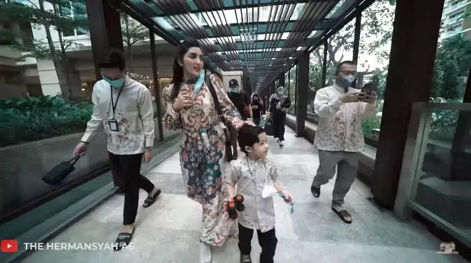 Ashanty lepas rindu dengan anak angkat © 2021 brilio.net