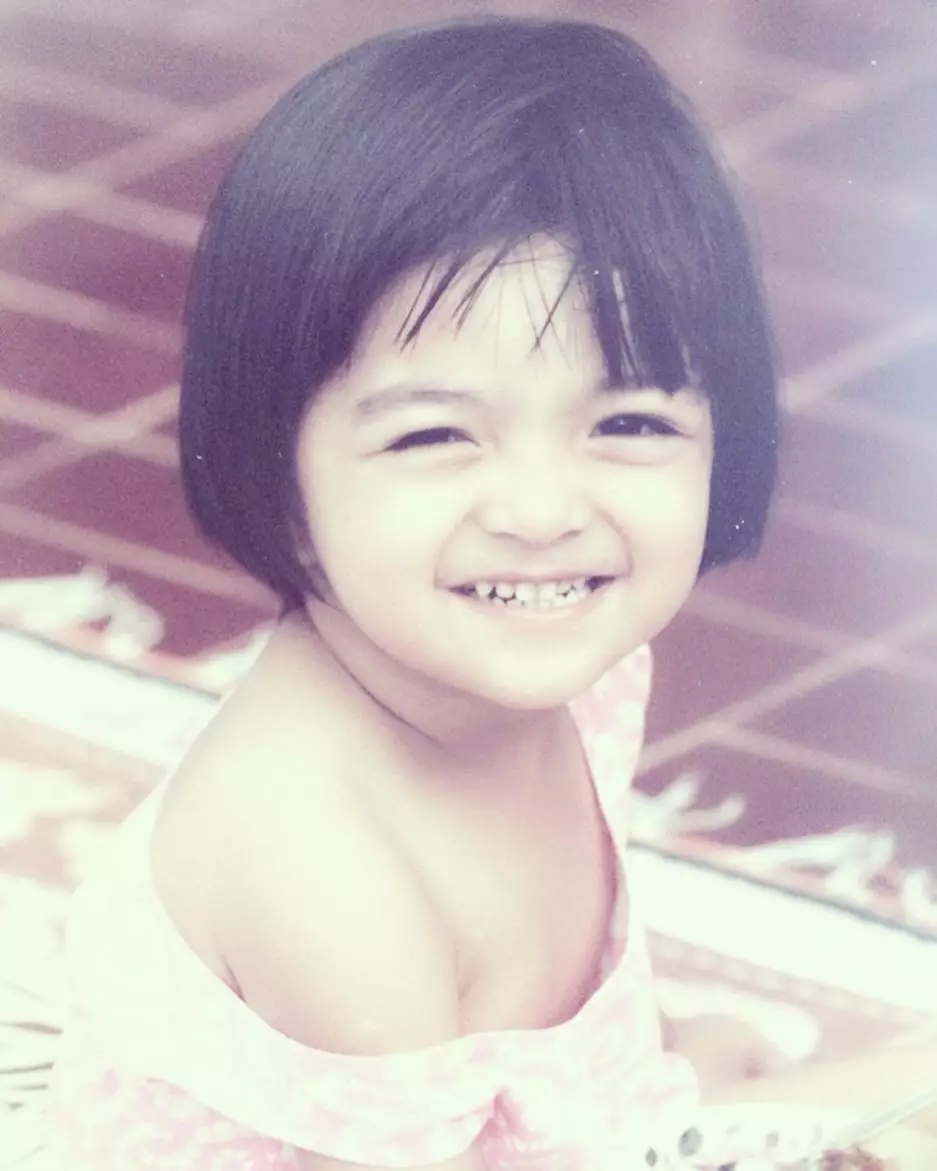 Potret masa kecil penyanyi cantik Instagram