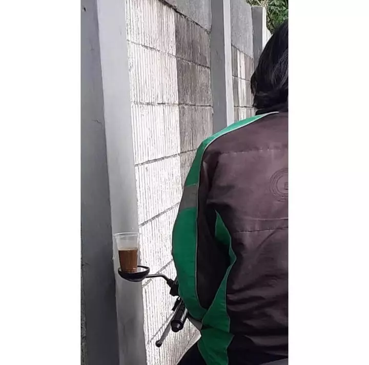 Kelakuan lucu driver ojekonline © berbagai sumber