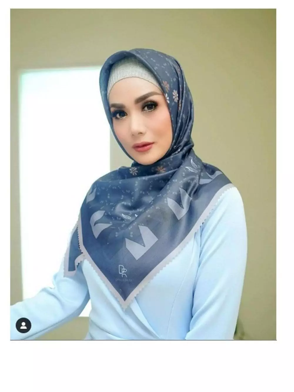 Potret diva saat berhijab © Instagram