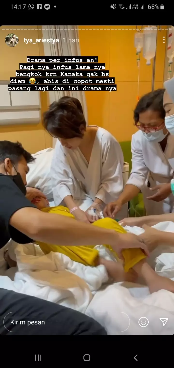 Momen Tya Ariestya dan anaknya © Instagram/@tya_ariestya