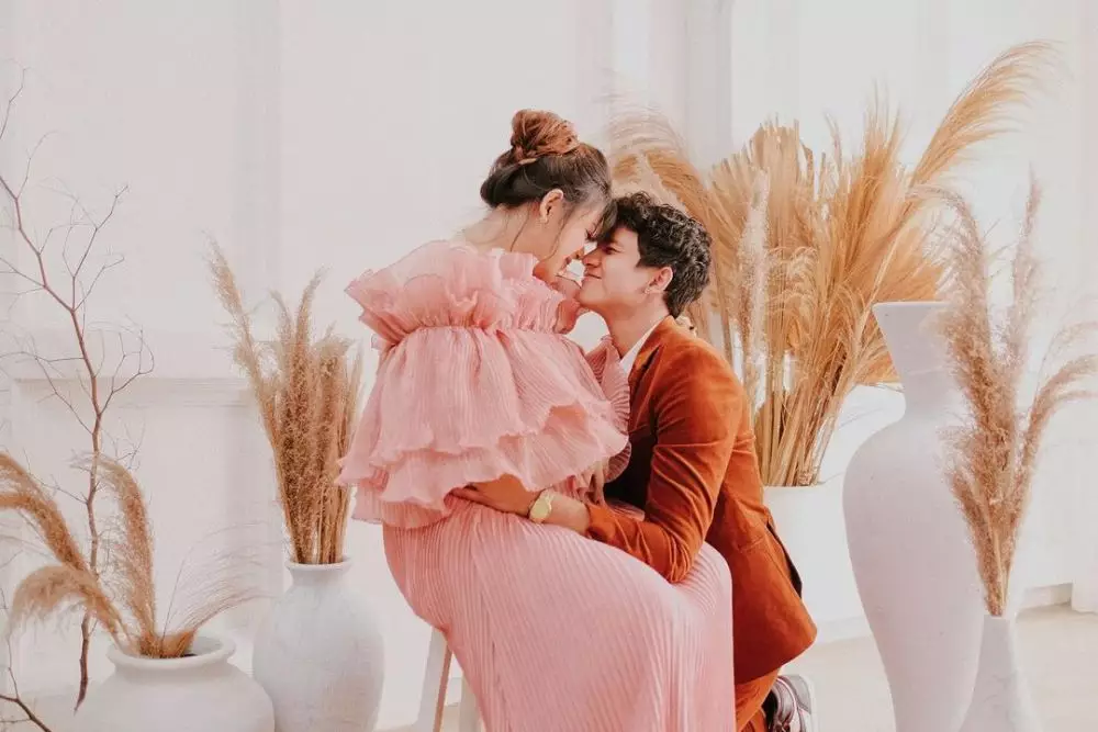 maternity shoot istri reza alisyahbana © berbagai sumber