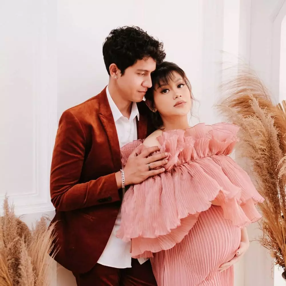 maternity shoot istri reza alisyahbana © berbagai sumber