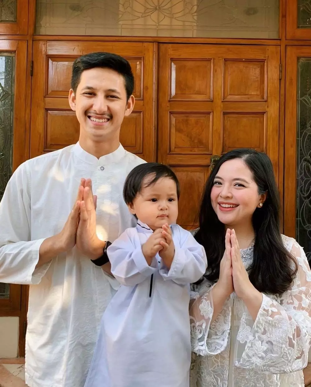 Inspirasi baju lebaran keluarga seleb Instagram
