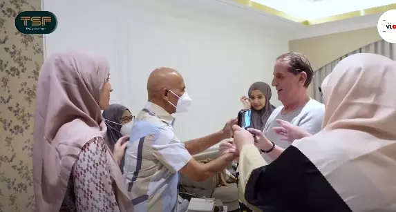 Momen Mark Sungkar temui anak Zaskia Sungkar © YouTube