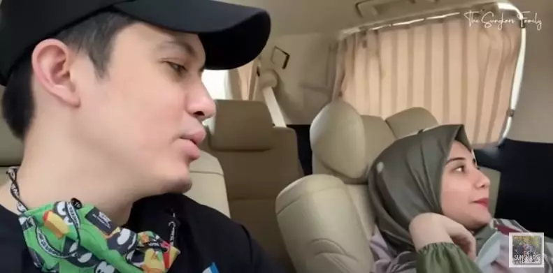 Momen selebriti cek kandungan © berbagai sumber