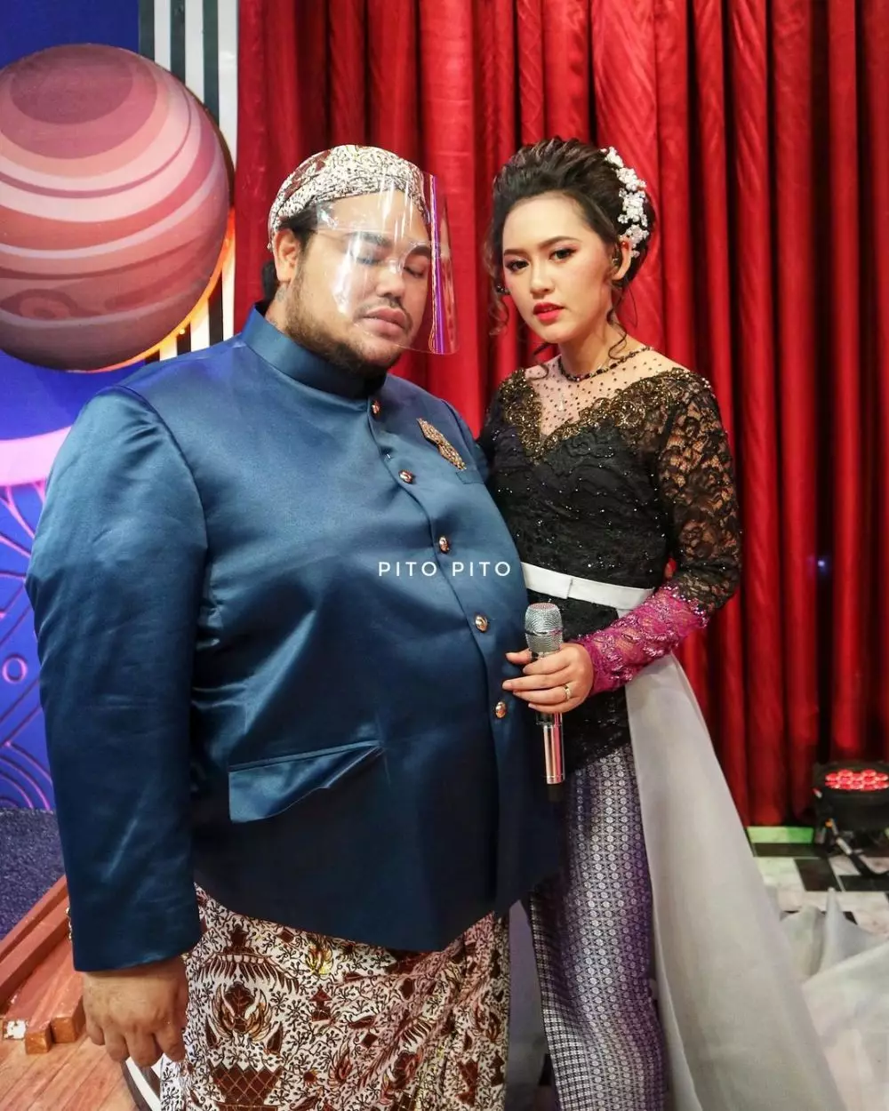 Nella & Happy pakai kebaya © 2021 berbagai sumber