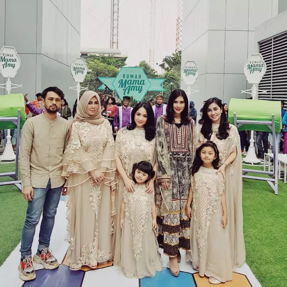 seragam keluarga Raffi Ahmad © 2021 brilio.net Instagram