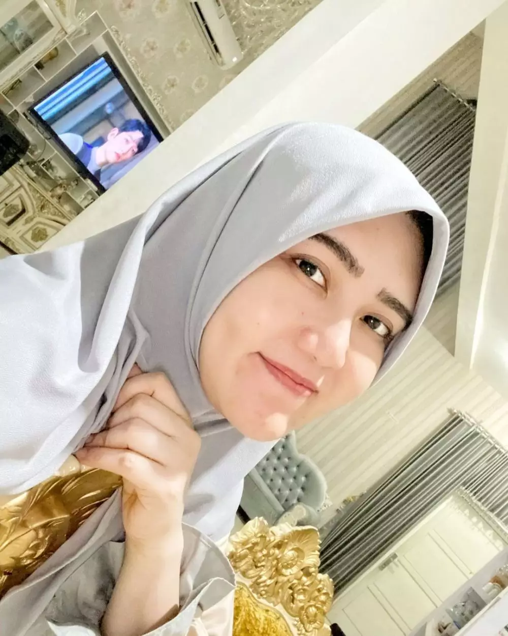 penyanyi saat kenakan hijab © 2021 brilio.net