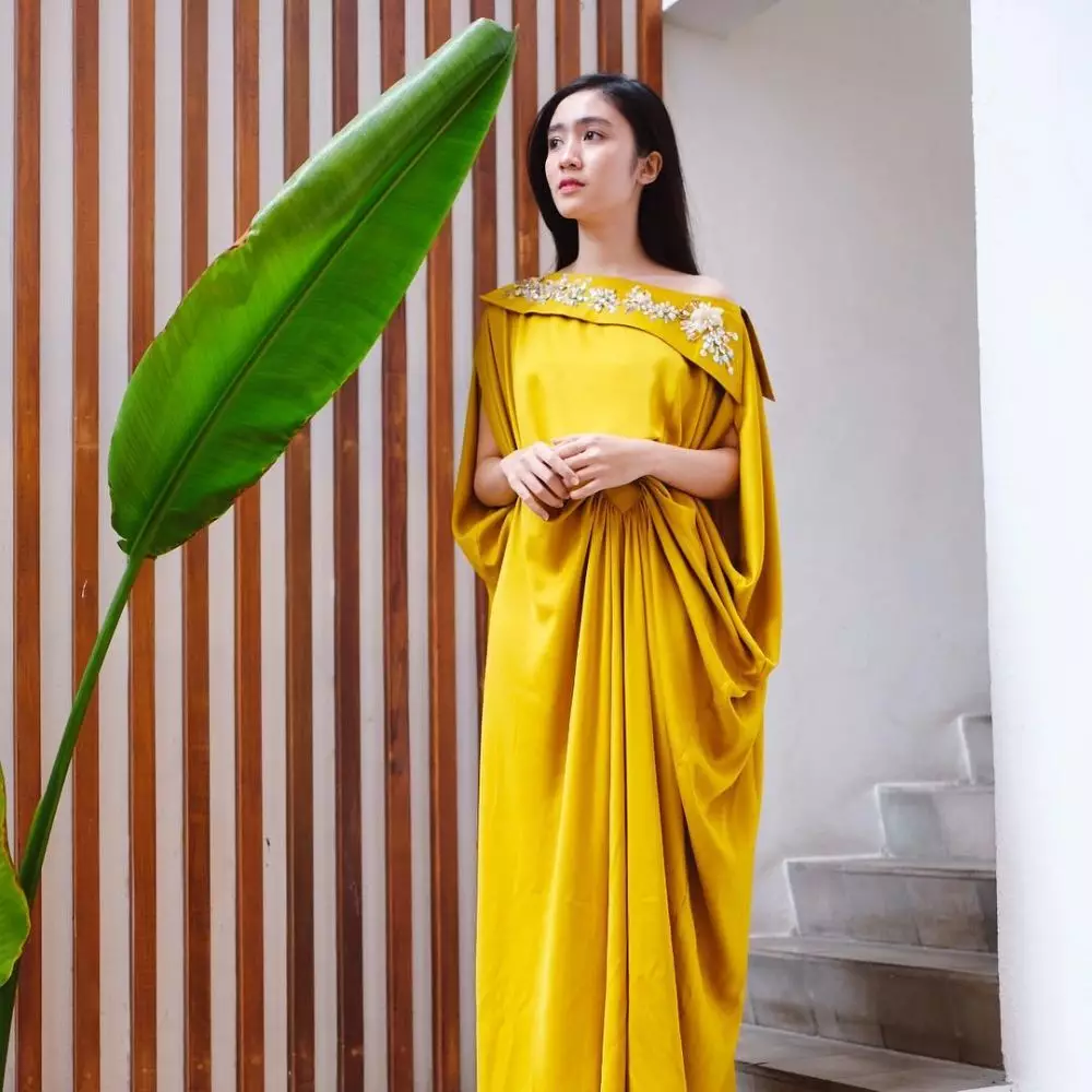 pesinetron pakai kaftan © instagram