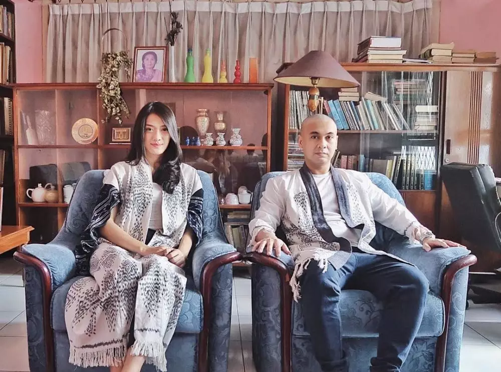 Potret pasangan seleb dengan busana muslim © Instagram