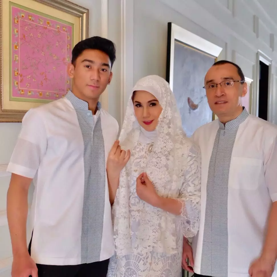 Potret pasangan seleb dengan busana muslim © Instagram