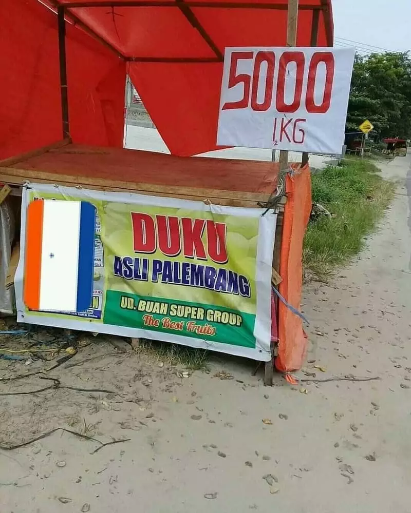 penjual buah promosikan dagangan © berbagai sumber penjual buah promosikan dagangan © berbagai sumber