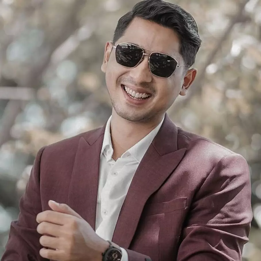 Potret awal karier 7 aktor berdarah Bali, Arya Saloka bikin pangling