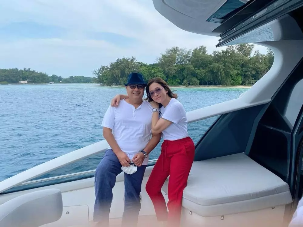 potret terbaru pemain sitkom ob dan pasangan © instagram potret terbaru pemain sitkom ob dan pasangan © instagram