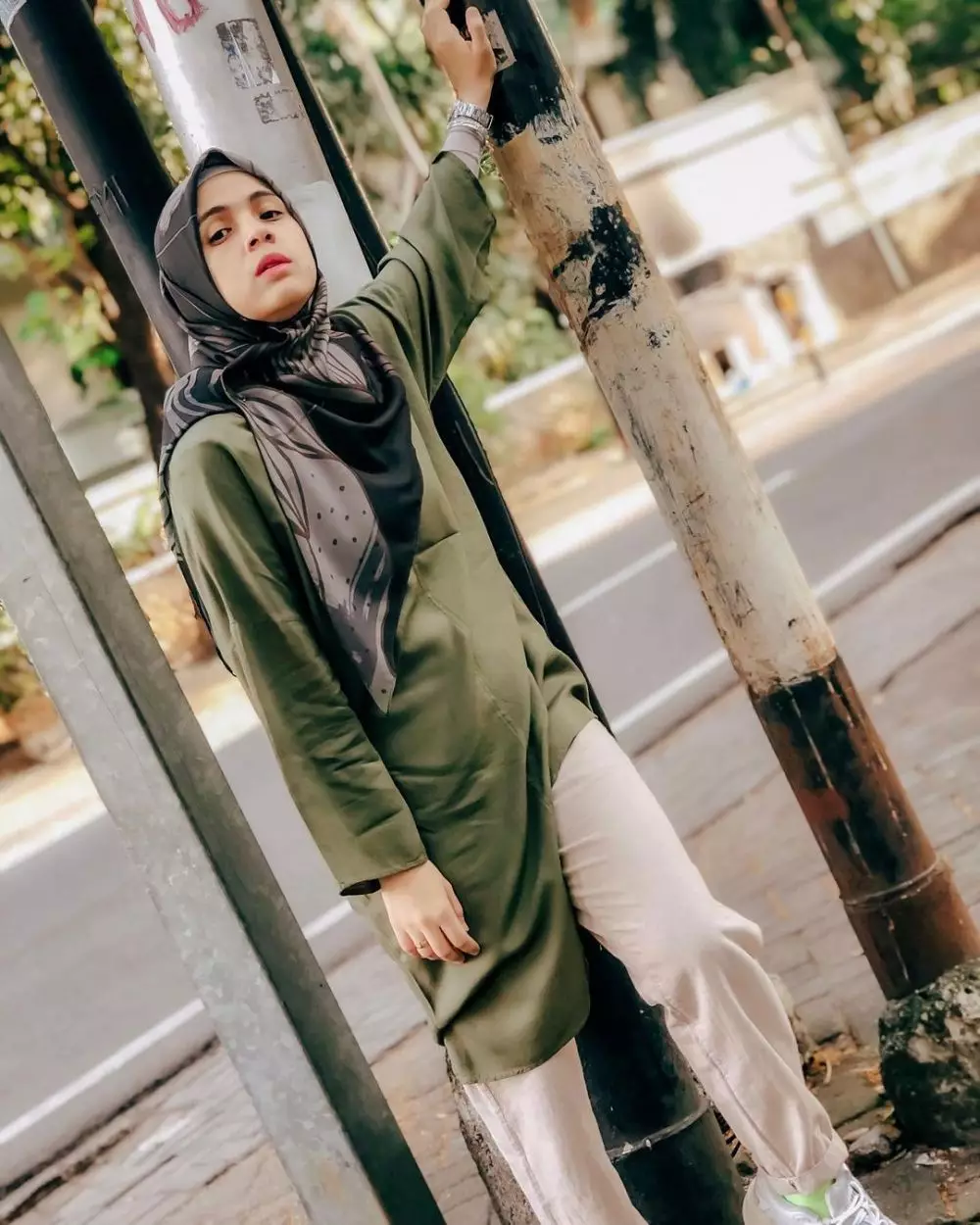 Gaya outfit Nycta Gina di keseharian © Instagramm/@missnyctagina