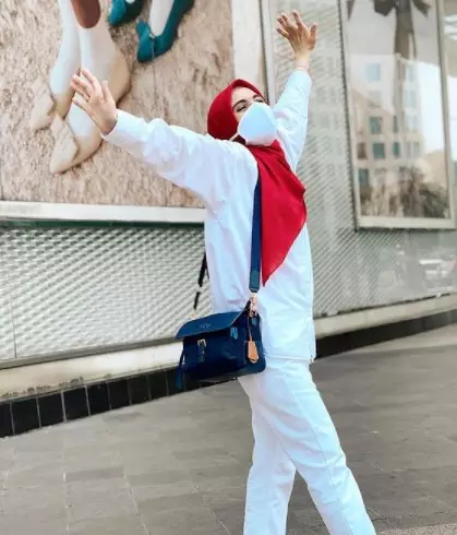 Gaya outfit Nycta Gina di keseharian © Instagramm/@missnyctagina