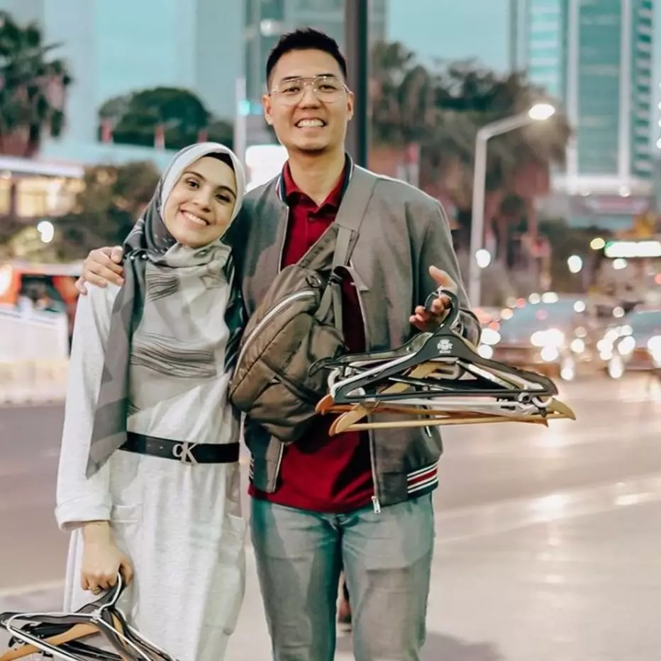 10 Gaya outfit Nycta Gina di keseharian, gayanya nyeleneh