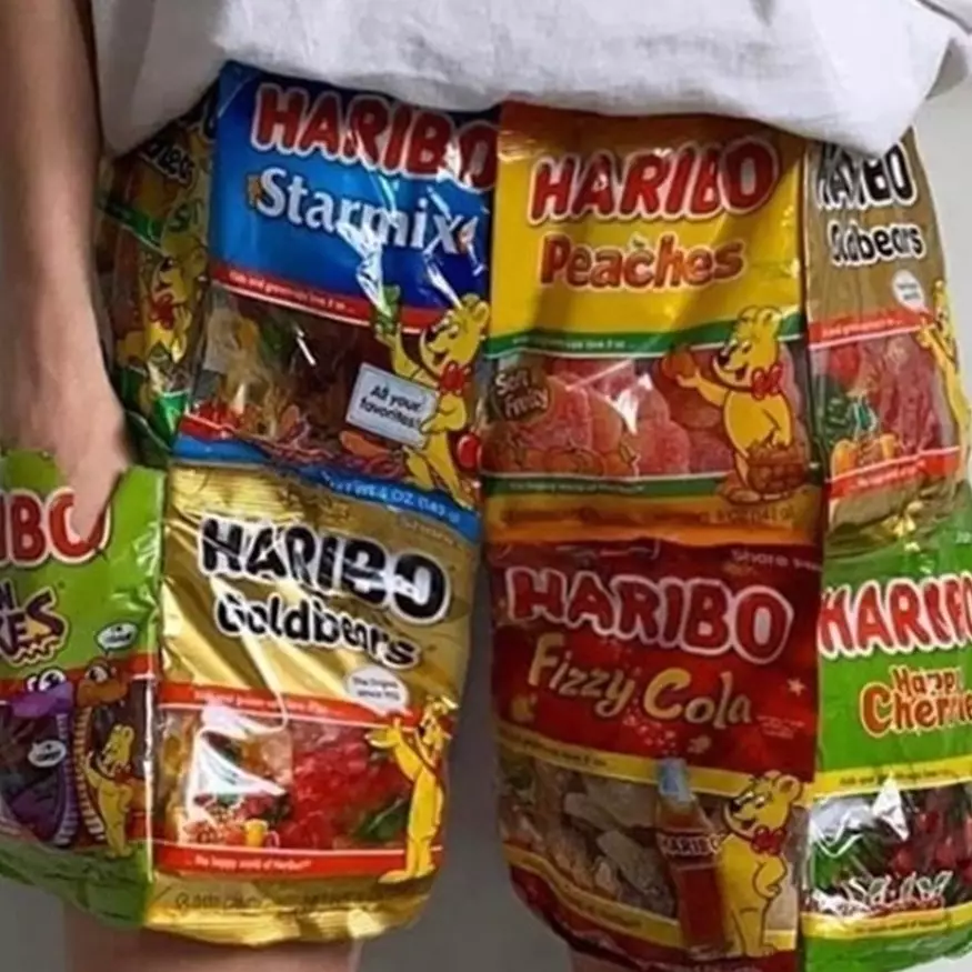 10 Desain unik celana pendek ini bentuknya nyeleneh banget