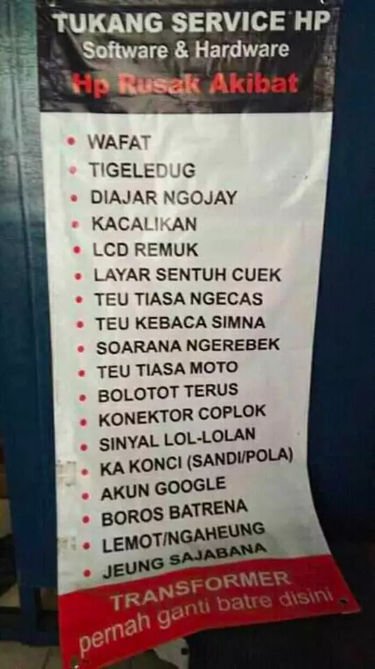 Spanduk dan papan tukang servis © berbagai sumber Spanduk dan papan tukang servis © berbagai sumber