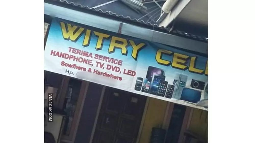 Spanduk dan papan tukang servis © berbagai sumber Spanduk dan papan tukang servis © berbagai sumber