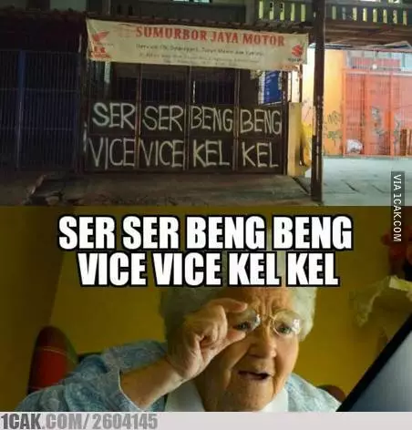 Spanduk dan papan tukang servis © berbagai sumber Spanduk dan papan tukang servis © berbagai sumber