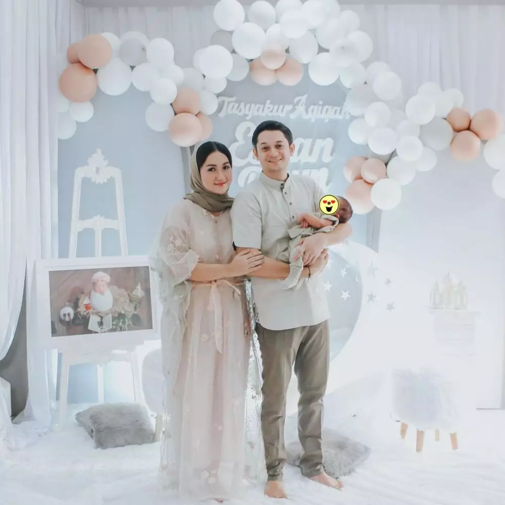 akikah anak Tengku Dewi © berbagai sumber akikah anak Tengku Dewi © berbagai sumber