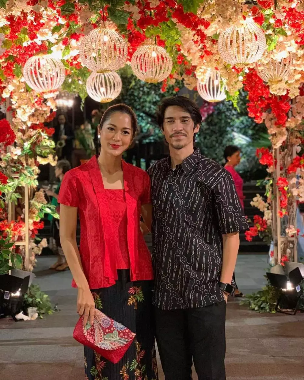 Potret romantis 9 Ratu FTV dan pasangan dari berbagai sumber Potret romantis 9 Ratu FTV dan pasangan dari berbagai sumber