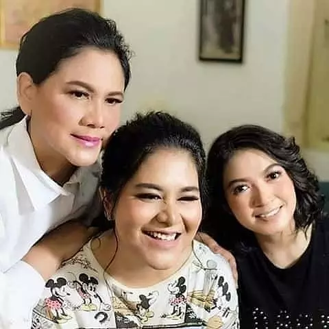 kekompakan Kahiyang dan Selvi © Instagram