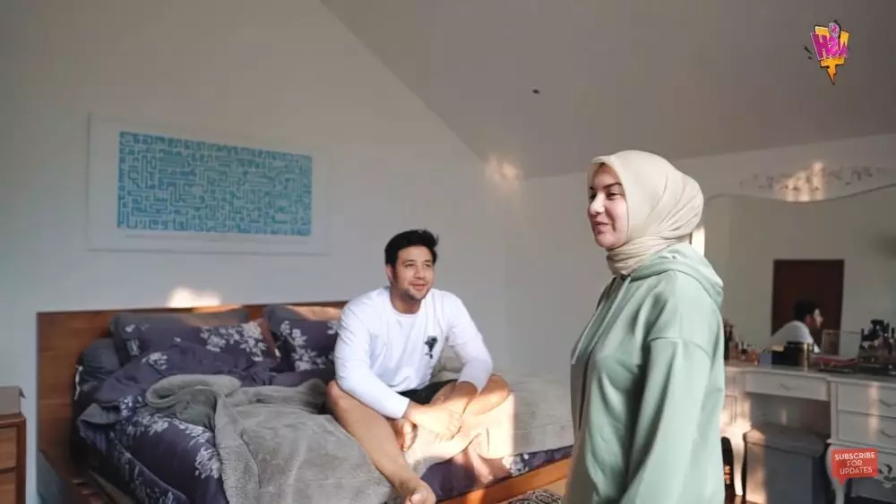 kamar tidur pesinetron tampan © 2021 berbagai sumber