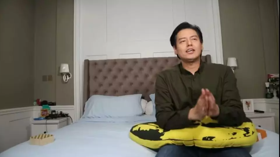 kamar tidur pesinetron tampan © 2021 berbagai sumber