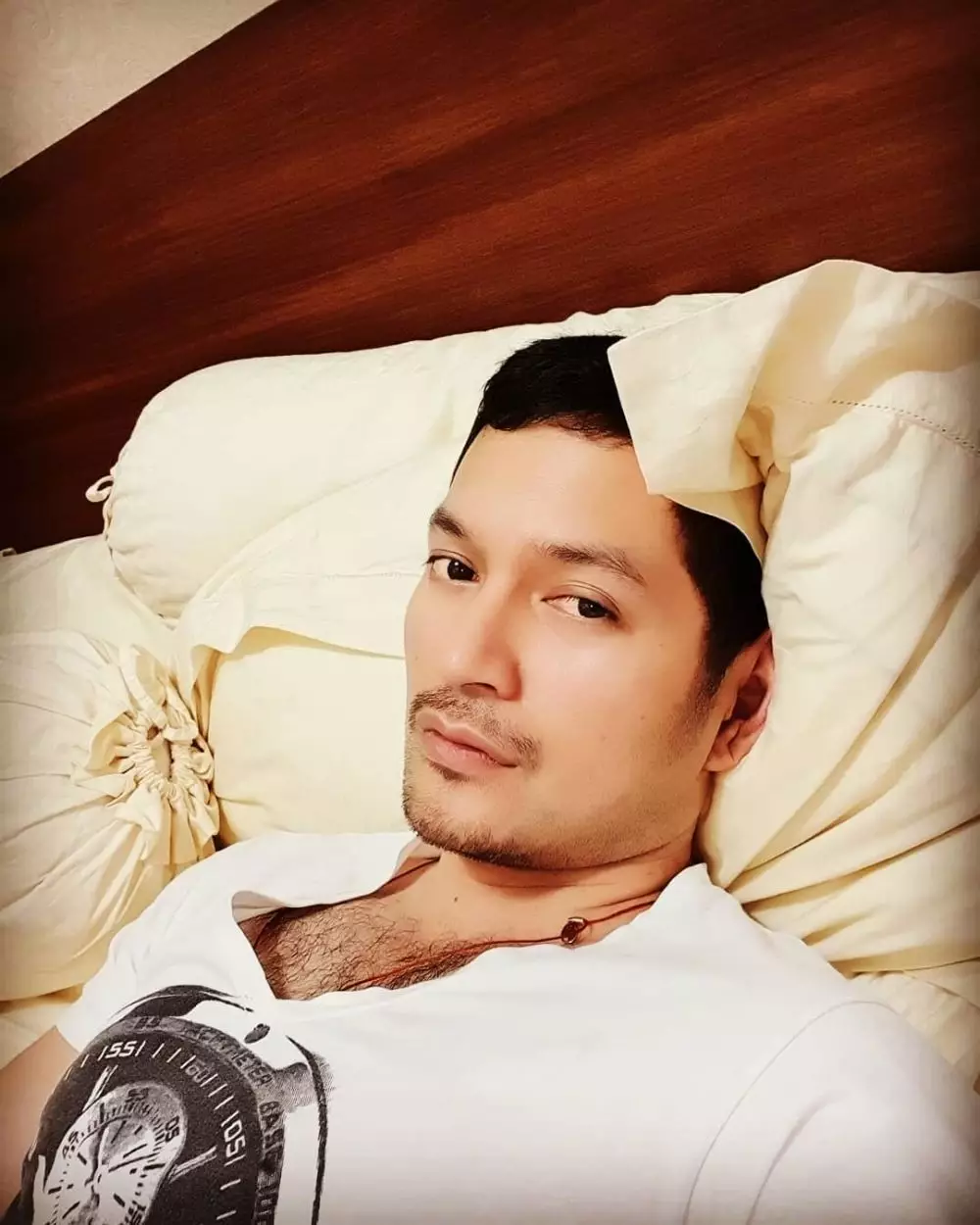 kamar tidur pesinetron tampan © 2021 berbagai sumber