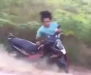 potret gagal atraksi motor Berbagai sumber potret gagal atraksi motor Berbagai sumber