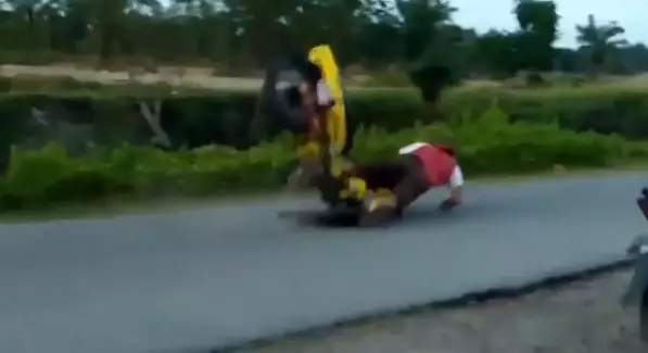 potret gagal atraksi motor Berbagai sumber potret gagal atraksi motor Berbagai sumber