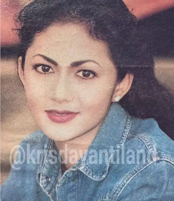 Potret lawas Krisdayanti dengan alis tipis Instagram/@krisdayantiland