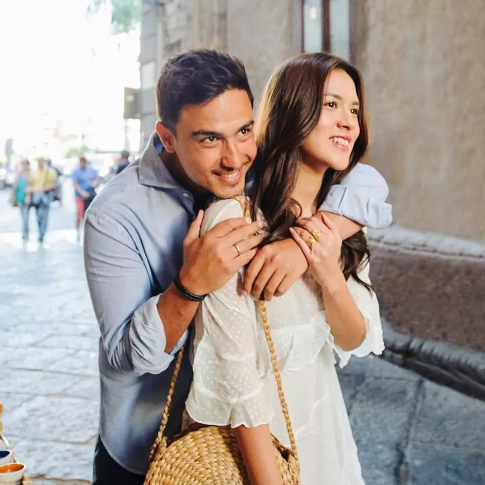 Momen 7 penyanyi saat umumkan kehamilan, Aurel Hermansyah penuh haru