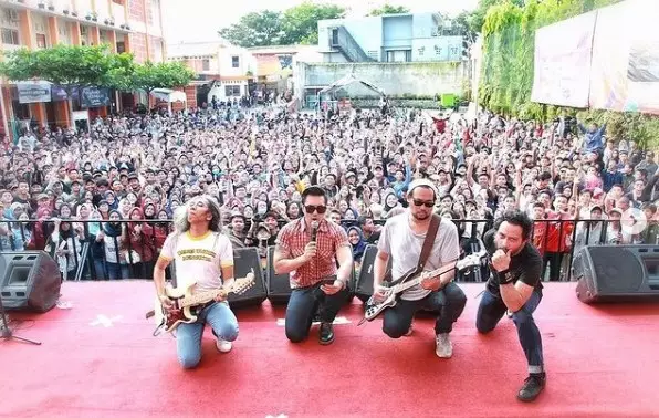 potret kebersamaan personel band Naif Instagram/@naifband