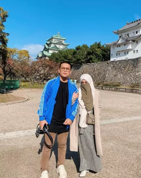 Seleb yang hamil anak pertama di 2021 dari berbagai sumber Seleb yang hamil anak pertama di 2021 dari berbagai sumber