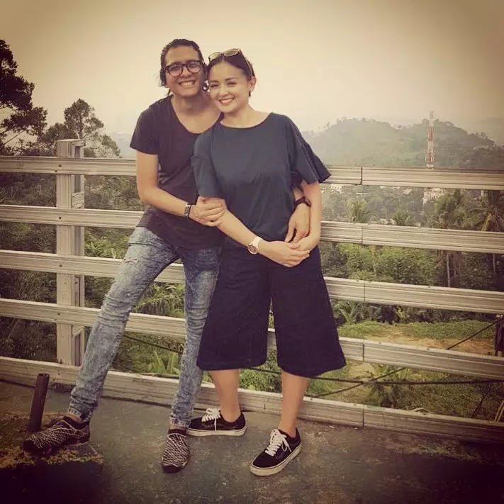 Momen kenangan Raditya Oloan dan Joanna Alexandra saat liburan © 2021 brilio.net Momen kenangan Raditya Oloan dan Joanna Alexandra saat liburan © 2021 brilio.net