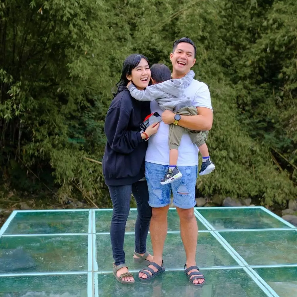 pemain film Virgin dan pasangan © 2021 berbagai sumber pemain film Virgin dan pasangan © 2021 berbagai sumber