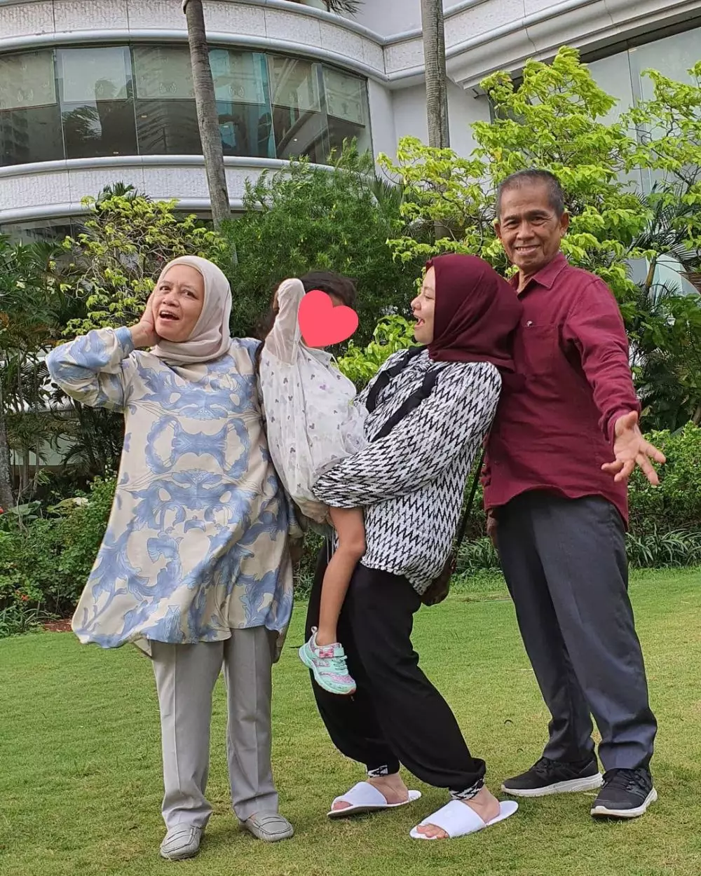 Cerita Tika Ramlan positif Covid-19 sekeluarga © 2021 brilio.net Cerita Tika Ramlan positif Covid-19 sekeluarga © 2021 brilio.net