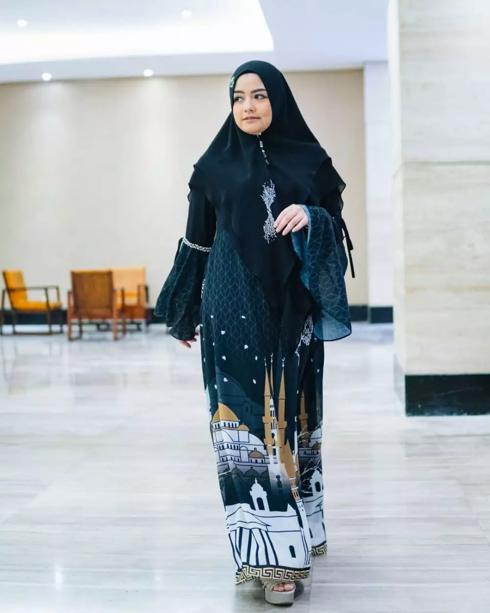 Cerita Tika Ramlan positif Covid-19 sekeluarga © 2021 brilio.net Cerita Tika Ramlan positif Covid-19 sekeluarga © 2021 brilio.net