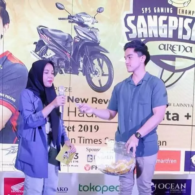 Nadya Arifta jadi MC di acara Kesang © 2021 brilio.net